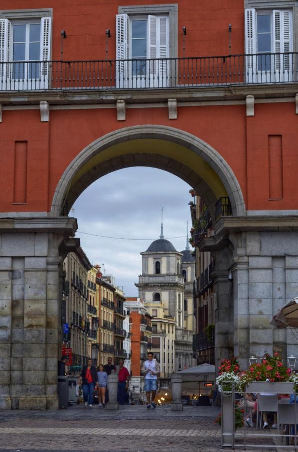 Apartamento Plaza Mayor Attic En Madrid Exterior foto