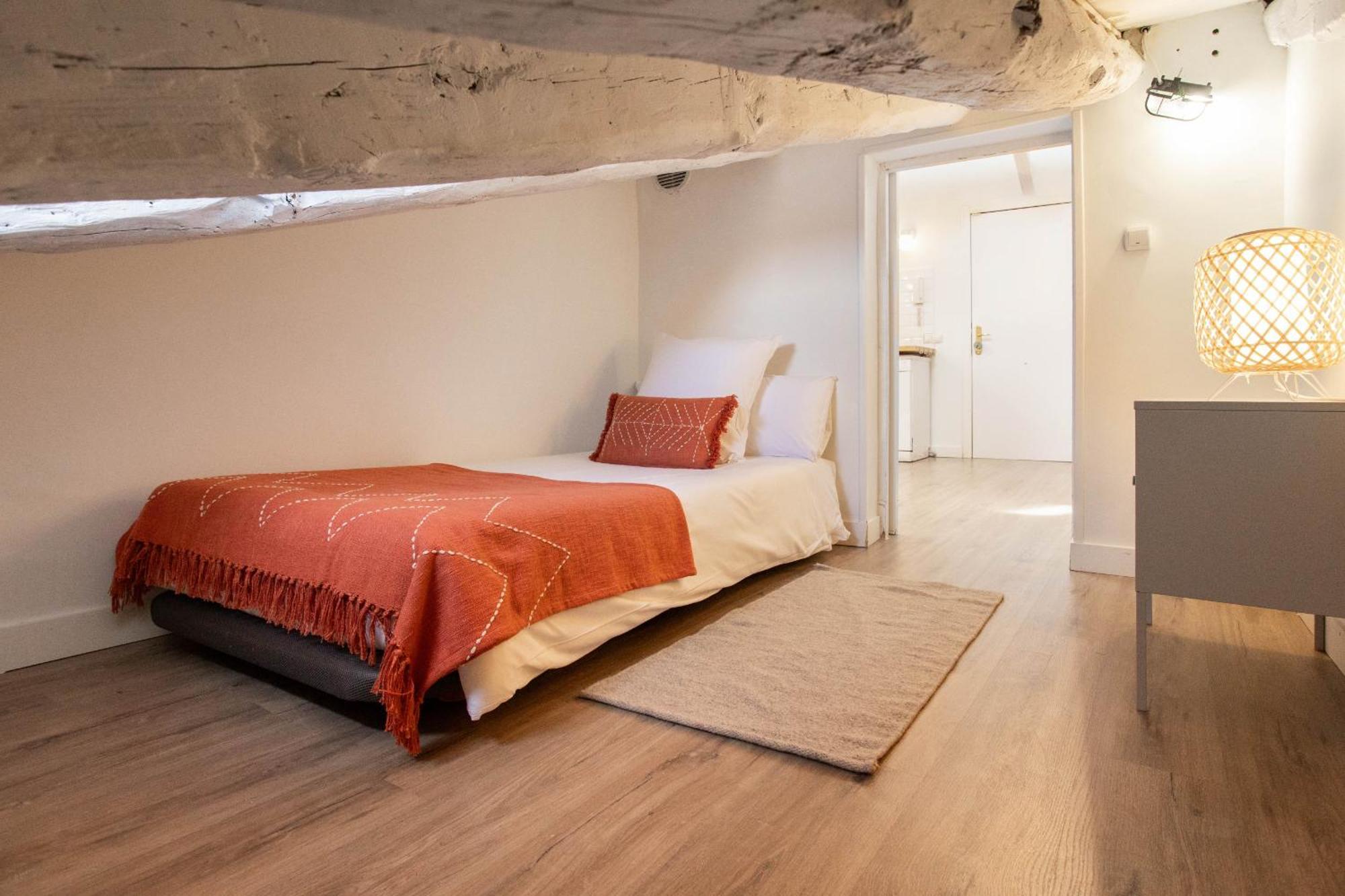 Apartamento Plaza Mayor Attic En Madrid Exterior foto